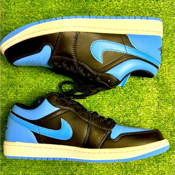 NEW Jordan 1 Low “UNC” Men’s 10.5 - Picture 1 of 8